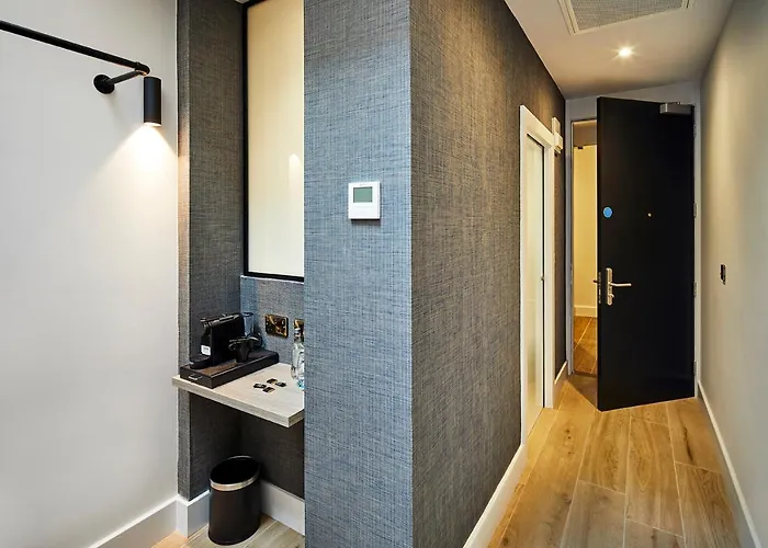 Deluxe Single Room